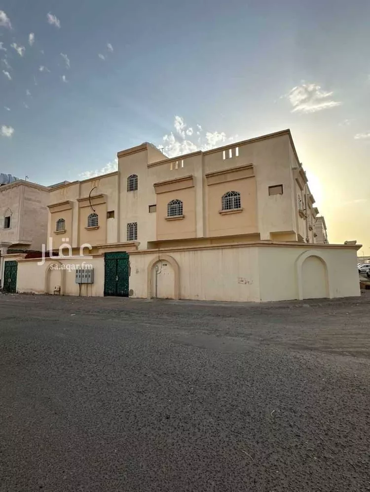 عمارة للبيع في شارع يحيى بن العلاء ، حي العزيزية ، المدينة المنورة ، منطقة المدينة المنورة صورة 4
