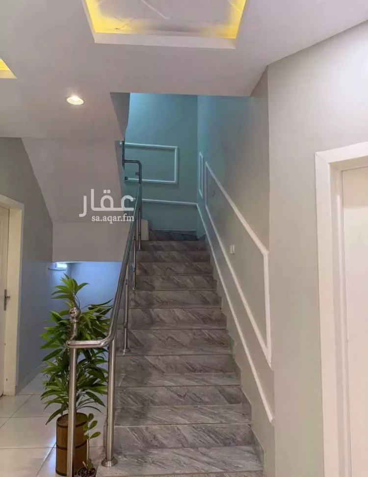 فيلا للبيع في شارع حسين أبي عبدالله الطبري, حي المهدية, مدينة الرياض, منطقة الرياض صورة 2