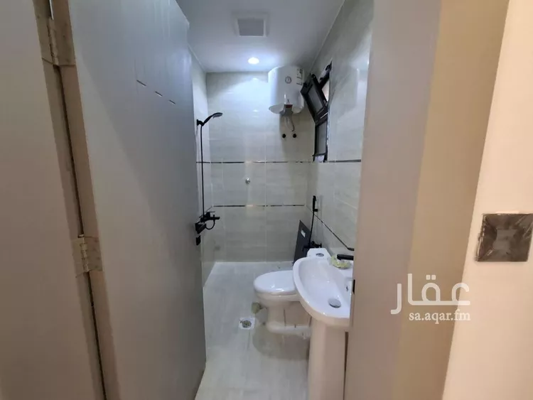 فيلا للبيع في شارع الامام مسلم, حي بدر, مدينة الرياض, منطقة الرياض 8