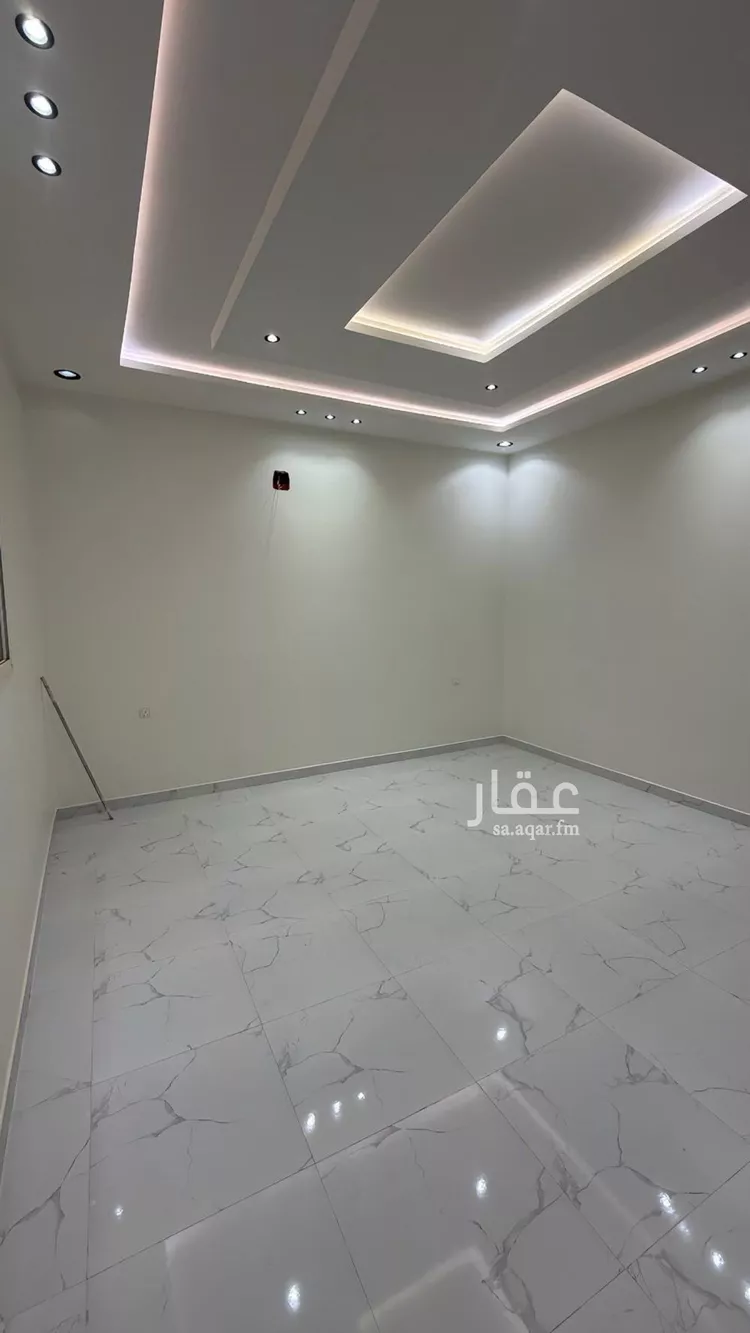فيلا للبيع في شارع أم عبدالرحمن الصالحي, حي المهدية, مدينة الرياض, منطقة الرياض 10