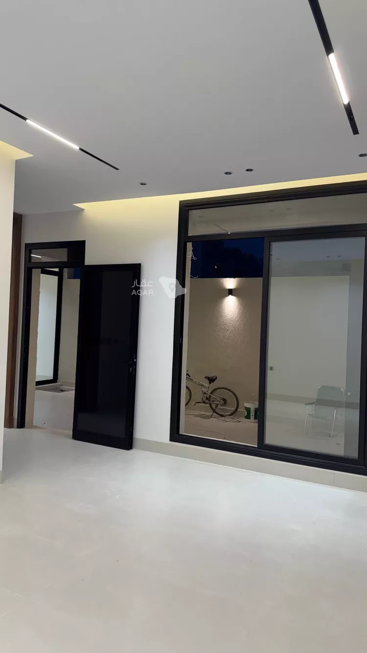 فيلا للبيع في شارع فؤاد سزكين, حي المهدية, مدينة الرياض, منطقة الرياض 8