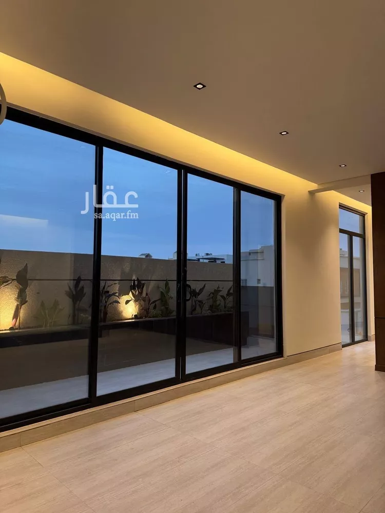 فيلا للبيع في شارع قطب الدين بن السلطان, حي المهدية, مدينة الرياض, منطقة الرياض صورة 5