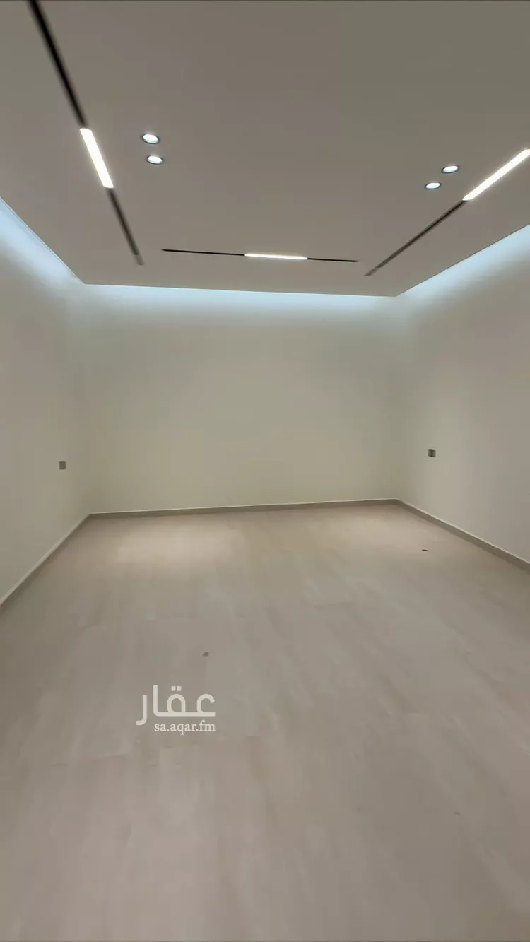 فيلا للبيع في شارع أم عبدالرحمن الصالحي, حي المهدية, مدينة الرياض, منطقة الرياض 12