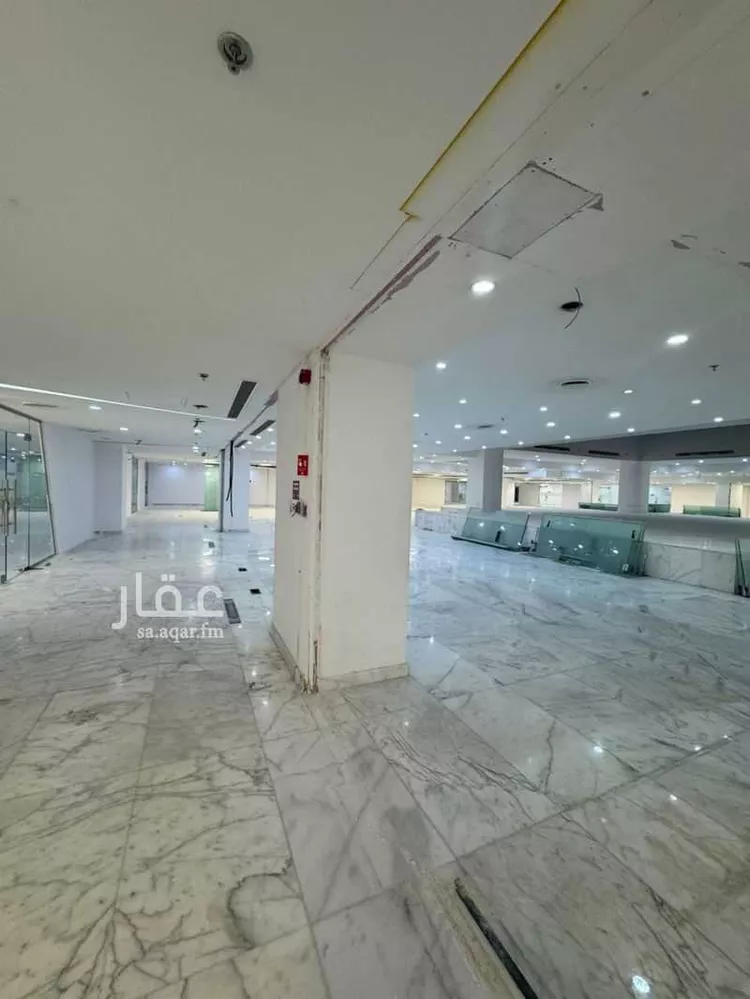 مكتب تجاري للإيجار في شارع سعود بن عبدالعزيز بن محمد الفرعي, حي الملك فهد, مدينة الرياض, منطقة الرياض صورة 2