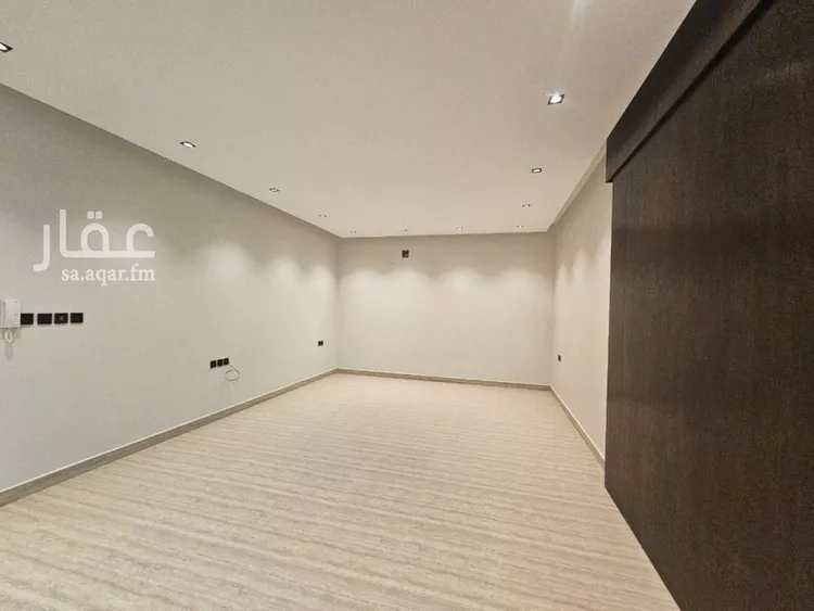 Floor for Sale in Riyadh Al Arid 8