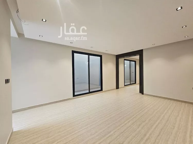Floor for Sale in Riyadh Al Arid 9