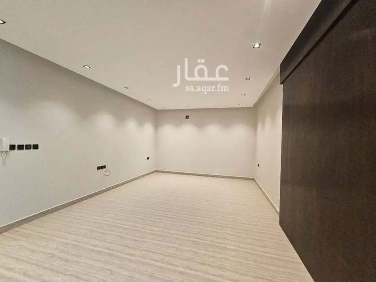 Floor for Sale in Riyadh Al Arid 8