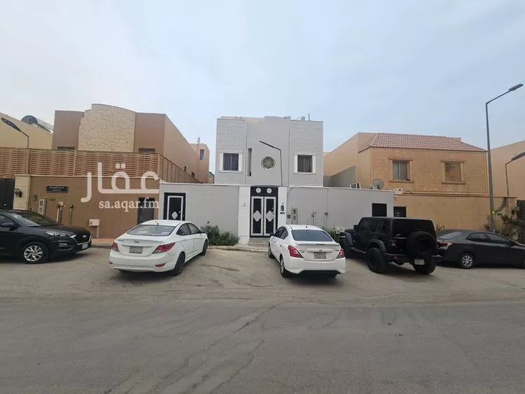 فيلا للبيع في شارع الدفينه, حي الياسمين, مدينة الرياض, منطقة الرياض صورة 2