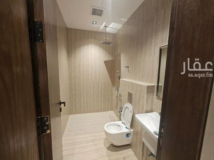 Floor for Sale in Riyadh Al Arid 7