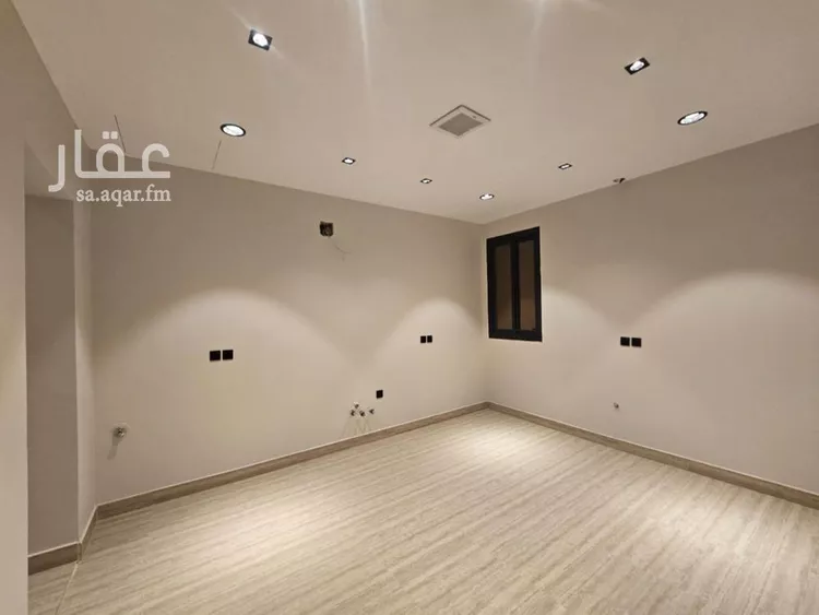 Floor for Sale in Riyadh Al Arid 11