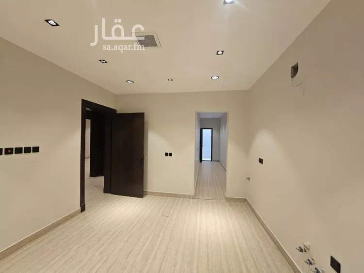 Floor for Sale in Riyadh Al Arid 11