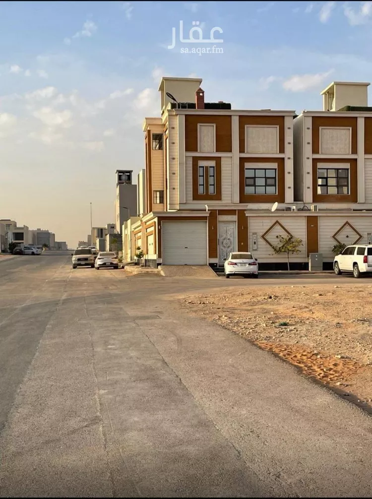 فيلا للبيع في شارع أبي عبدالله بن تيمية, حي المهدية, مدينة الرياض, منطقة الرياض صورة 2