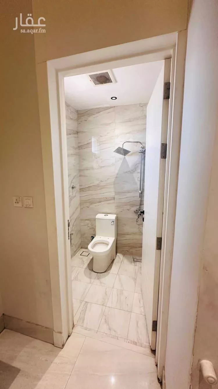 عمارة للإيجار في شارع علي الظاهري, حي العارض, مدينة الرياض, منطقة الرياض صورة 4
