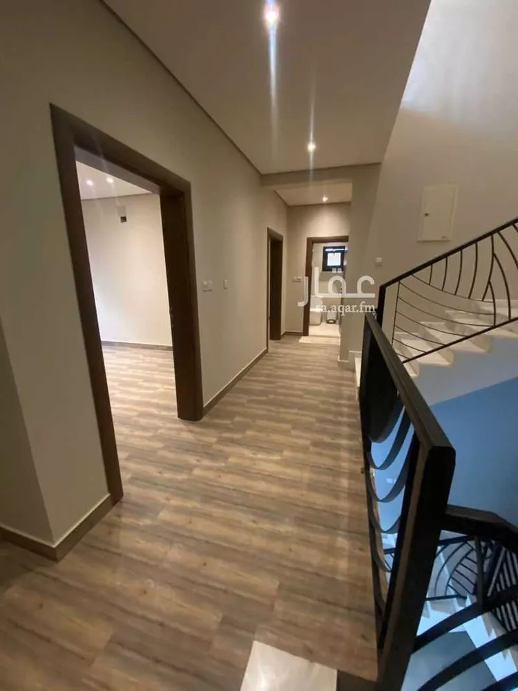 فيلا للبيع في شارع عارف بن محمد جمال الدين, حي الوهلان, مدينة عنيزة, منطقة القصيم صورة 2