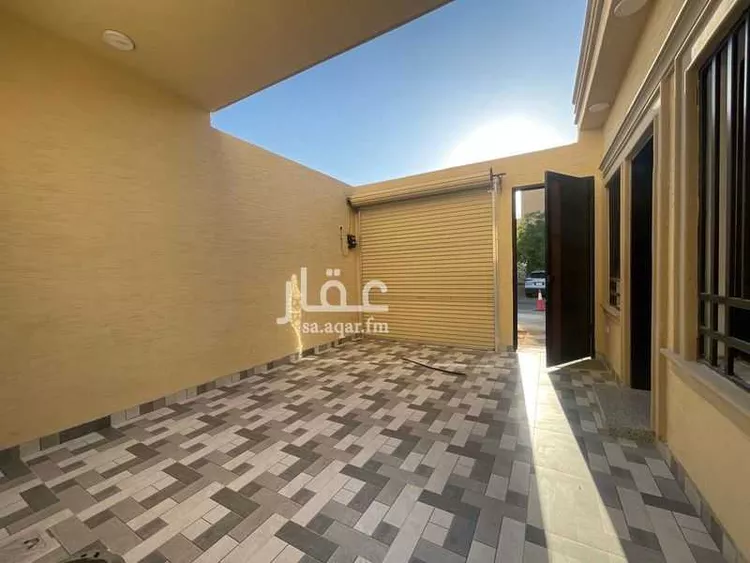 دور للبيع في شارع الشباب ، حي العزيزية ، الرياض ، منطقة الرياض صورة 2