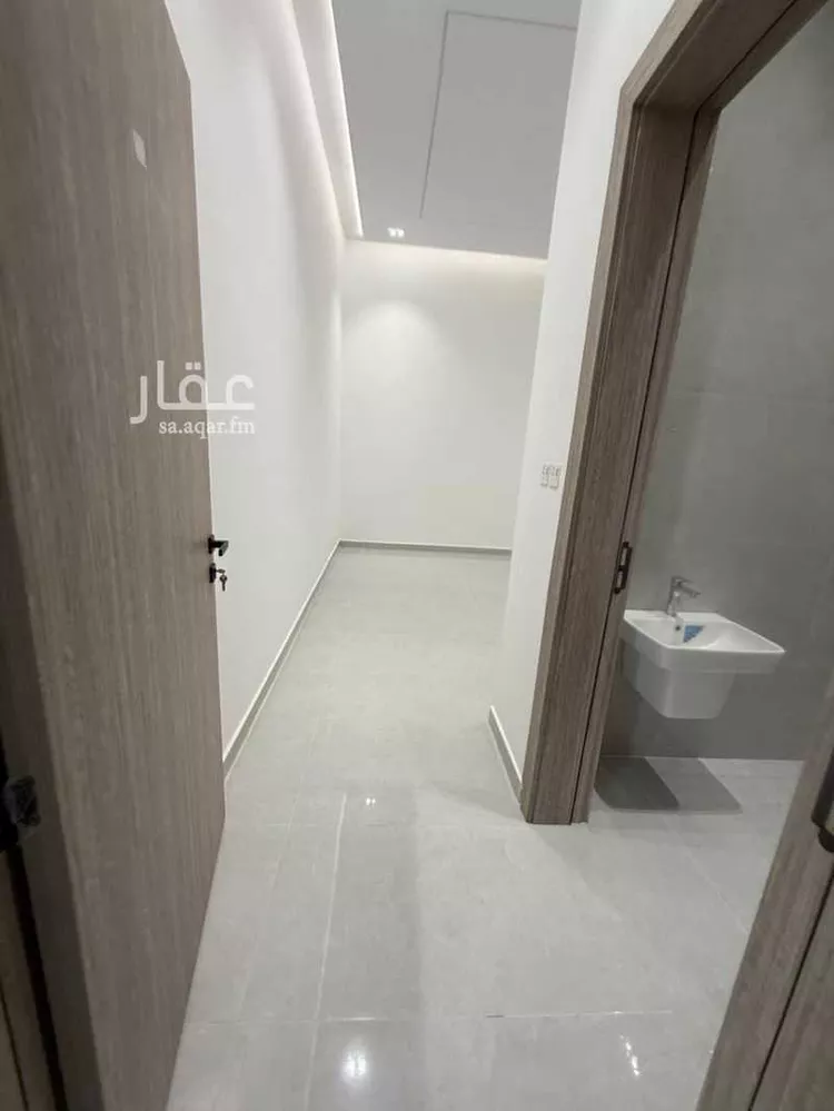 دور للبيع في شارع المعيزلية, حي المعيزيلة, مدينة الرياض, منطقة الرياض صورة 4
