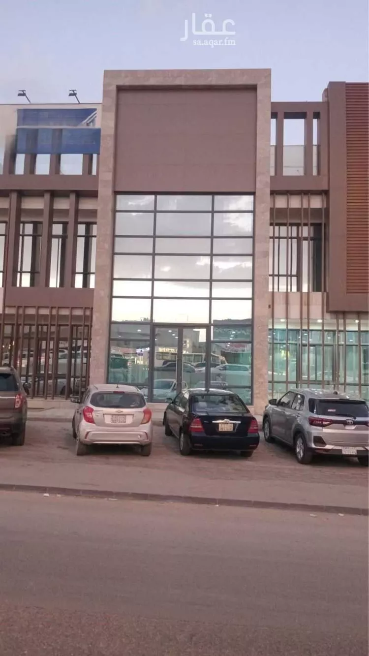 عمارة للبيع في شارع ابي بكر الصديق الفرعي, حي الوادي, مدينة الرياض, منطقة الرياض صورة 2