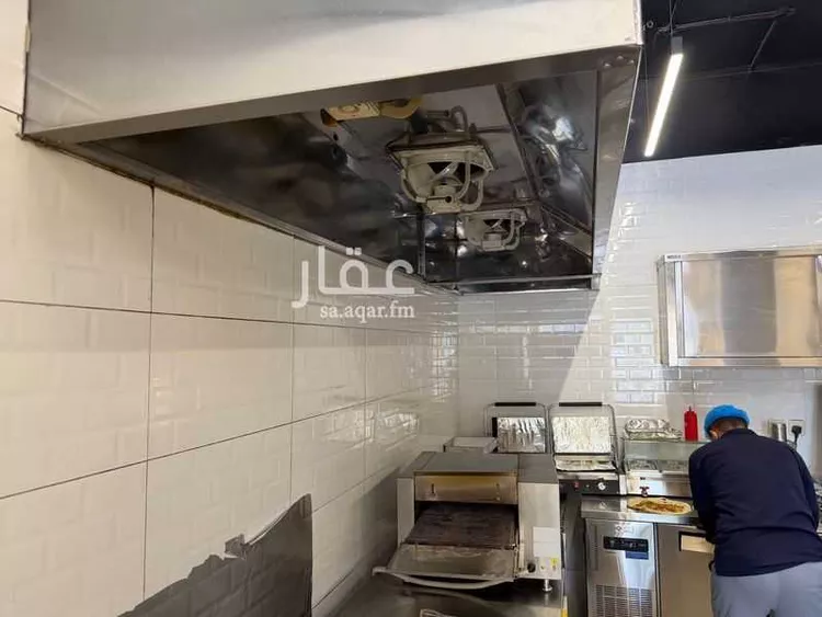 محل للبيع في طريق الملك عبدالعزيز الفرعي ، حي المرسلات ، الرياض ، منطقة الرياض 14