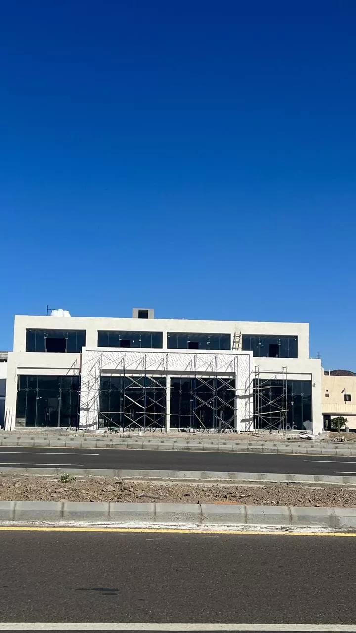 Shop for Rent in Medina Qalat Makhit