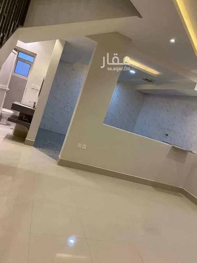 فيلا للبيع في شارع أحمد بن محمد الشعبي, حي المهدية, مدينة الرياض, منطقة الرياض صورة 3