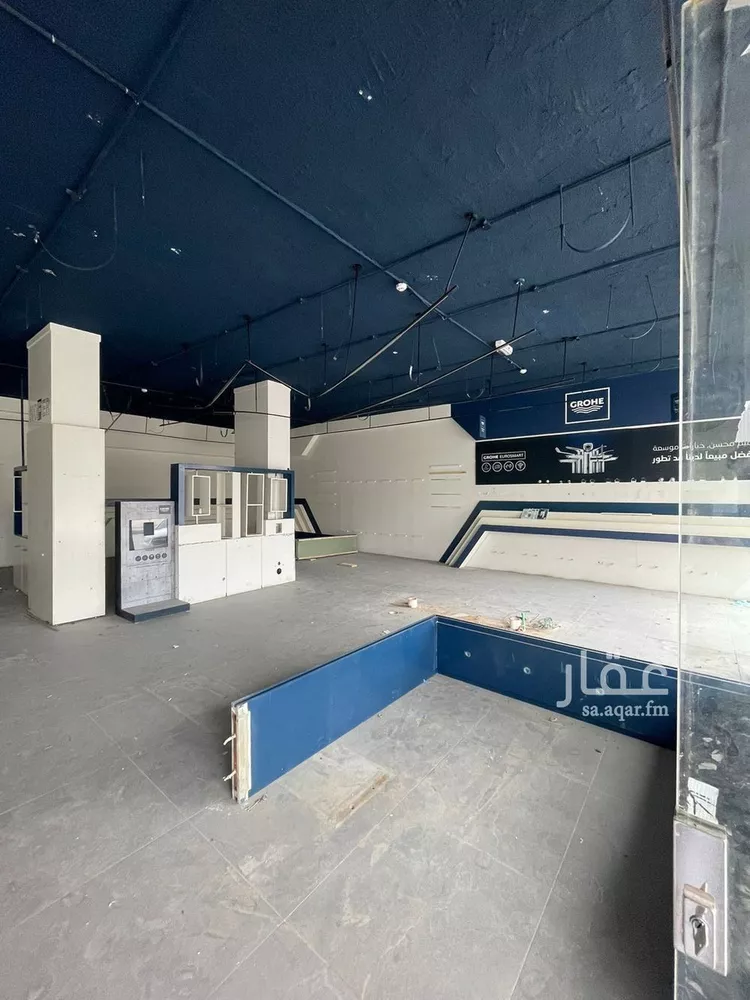 محل للإيجار في شارع سعود بن عبدالعزيز بن محمد الفرعي, حي المصيف, مدينة الرياض, منطقة الرياض 1 صورة