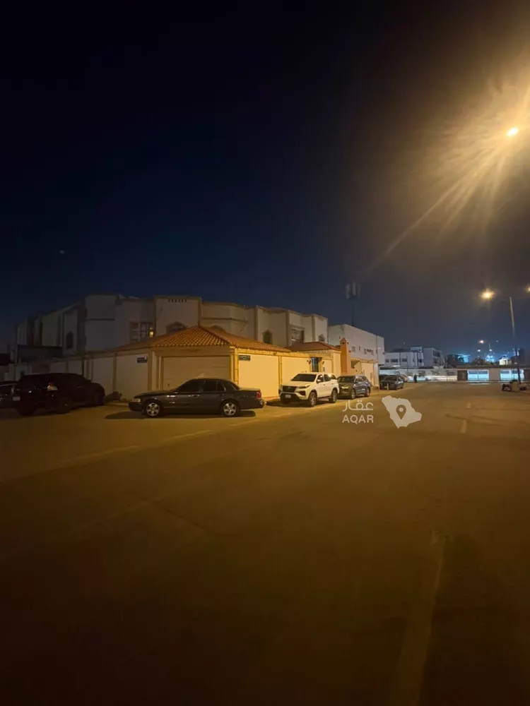 Building for Sale in Riyadh Al Aqiq