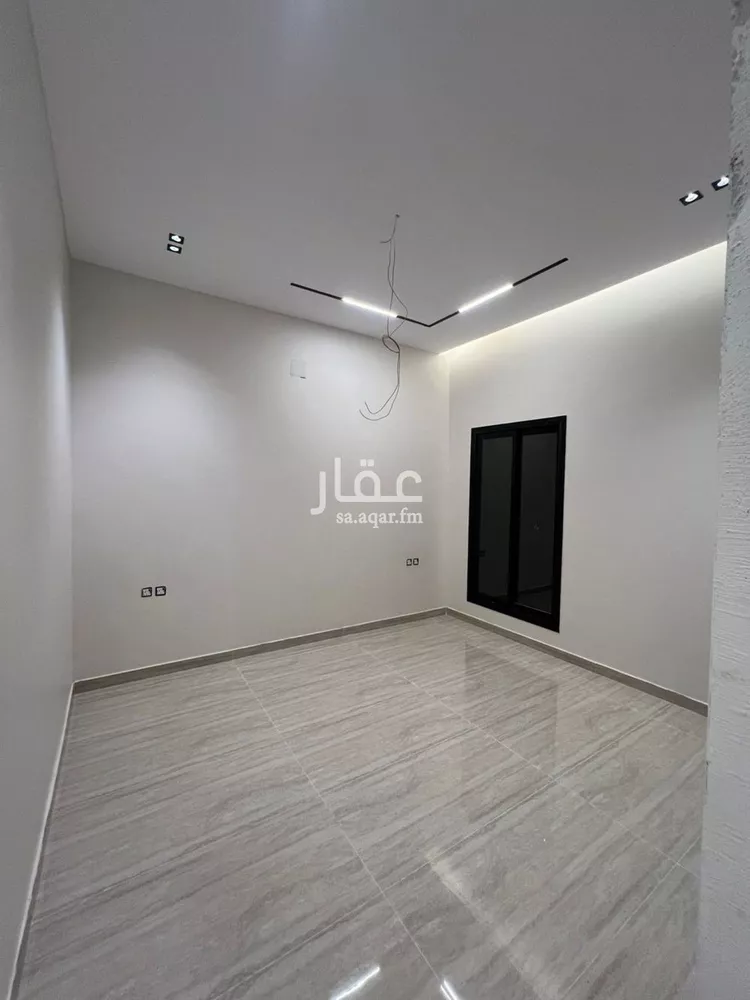 فيلا للبيع في شارع قيس بن الملوح, حي الرمال, مدينة الرياض, منطقة الرياض صورة 4