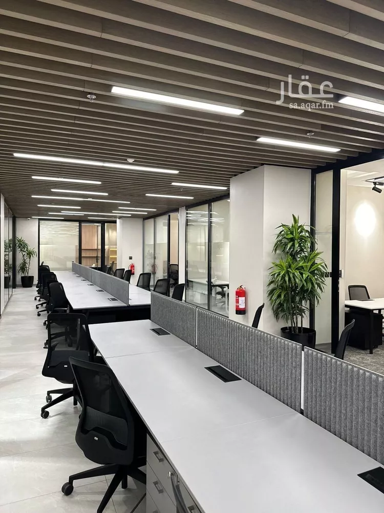 مكتب تجاري للإيجار في شارع انس بن مالك, حي الملقا, مدينة الرياض, منطقة الرياض