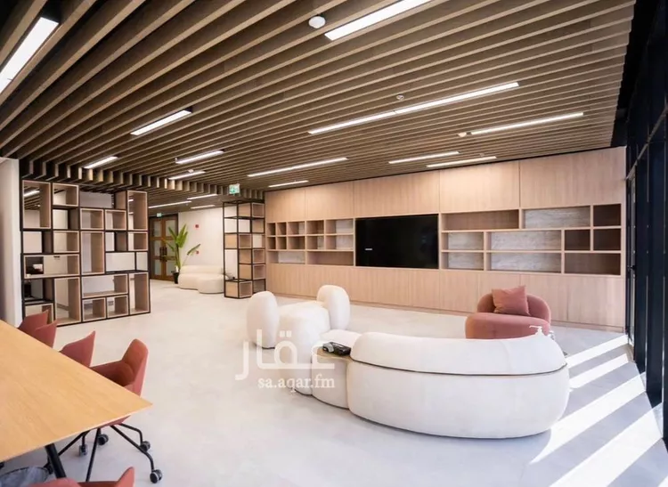 مكتب تجاري للإيجار في شارع انس بن مالك, حي الملقا, مدينة الرياض, منطقة الرياض صورة 2