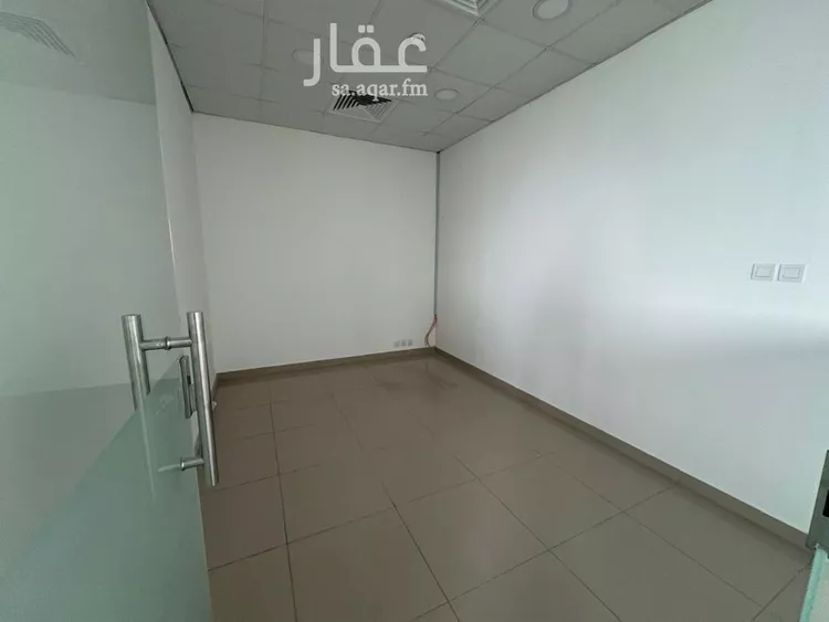 مكتب تجاري للإيجار في شارع الامير عبدالعزيز بن مساعد بن جلوي, حي السليمانية, مدينة الرياض, منطقة الرياض صورة 2