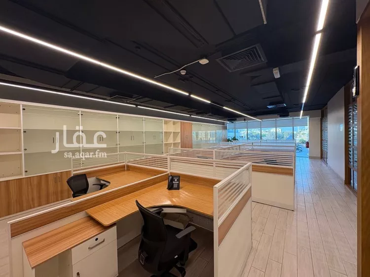 مكتب تجاري للإيجار في شارع الامير عبدالعزيز بن مساعد بن جلوي, حي السليمانية, مدينة الرياض, منطقة الرياض صورة 3