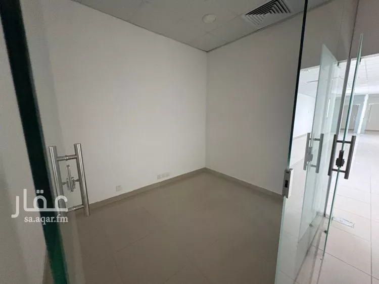 مكتب تجاري للإيجار في شارع الامير عبدالعزيز بن مساعد بن جلوي, حي السليمانية, مدينة الرياض, منطقة الرياض صورة 5