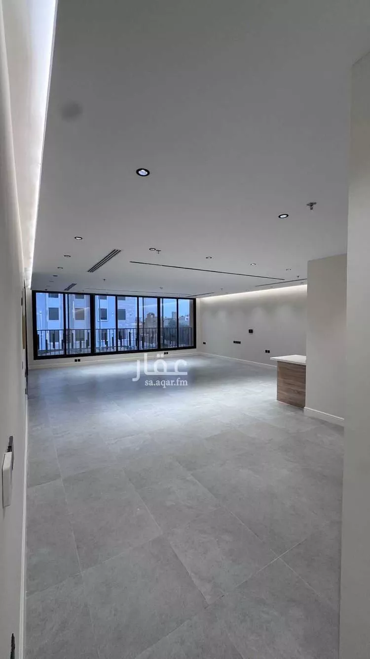 شقة للبيع في شارع جرير بن عبدالله البجلي, حي مغرزات, مدينة الرياض, منطقة الرياض صورة 2