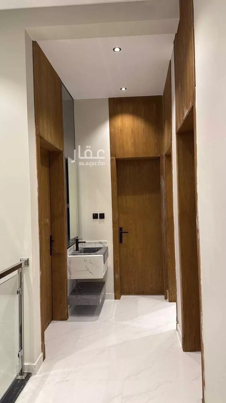 فيلا للبيع في شارع السلطان قابوس بن سعيد ، حي المعيزيلة ، الرياض ، منطقة الرياض صورة 3