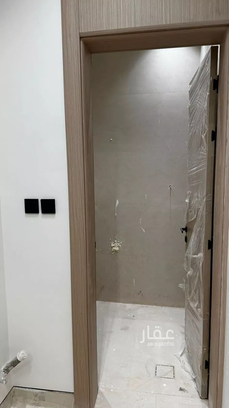 Floor for Sale in Riyadh Al Janadriyah صورة 3