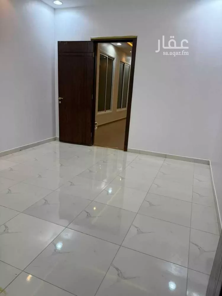 فيلا للإيجار في شارع حلل بنت أبي المكارم, حي المهدية, مدينة الرياض, منطقة الرياض 8