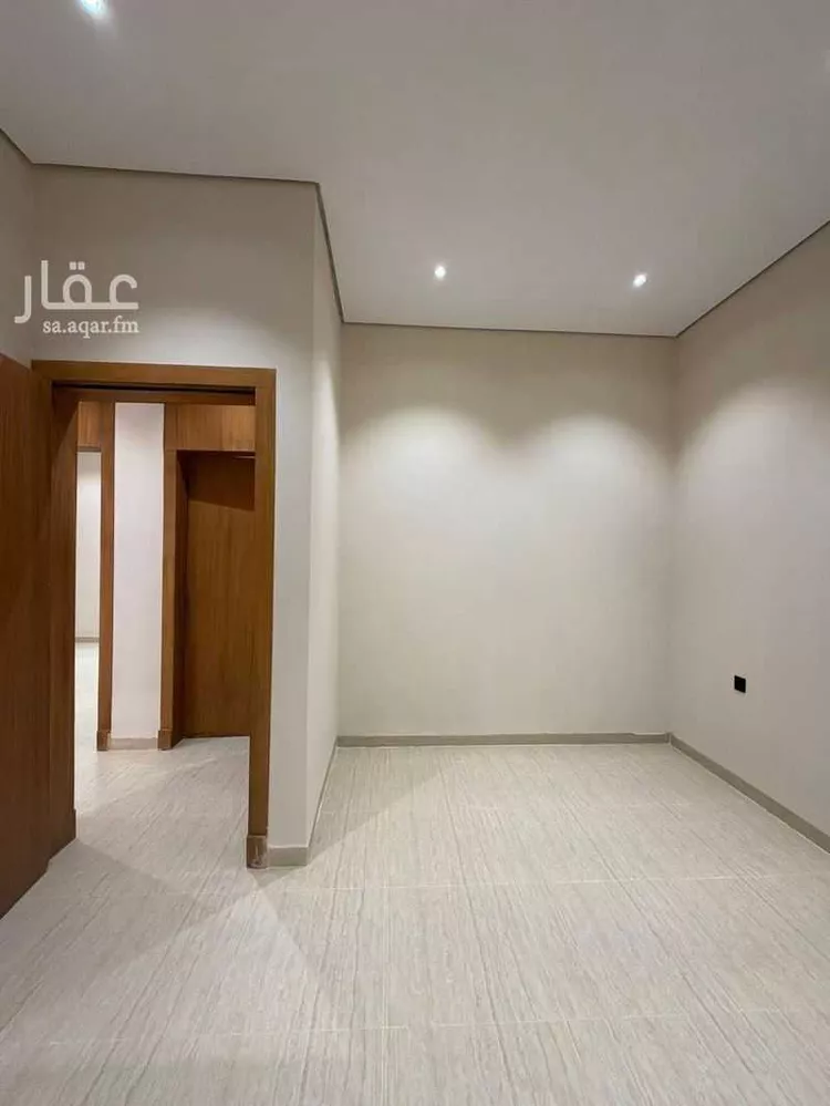 Floor for Sale in Riyadh Ar Rimal 8