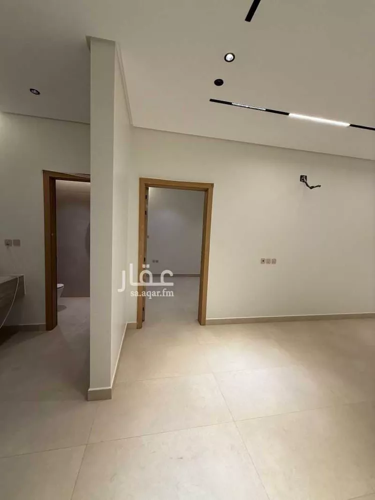 دور للبيع في شارع الداهنة, حي الخليج, مدينة الرياض, منطقة الرياض صورة 4