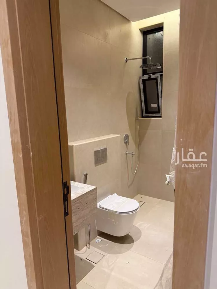 Floor for Sale in Riyadh Al Khaleej 9