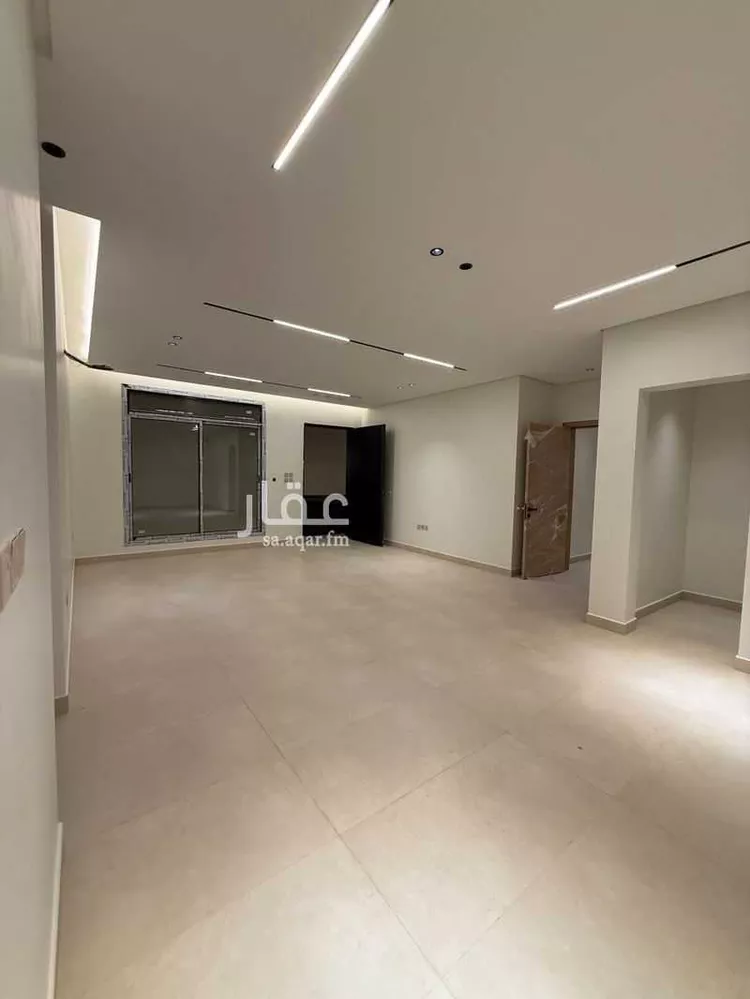 Floor for Sale in Riyadh Al Khaleej 8
