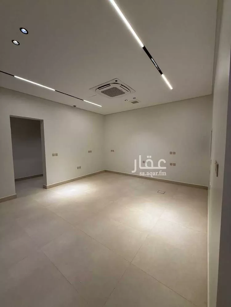 Floor for Sale in Riyadh Al Khaleej 12