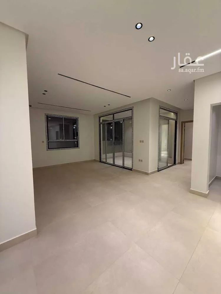 Floor for Sale in Riyadh Al Khaleej 16