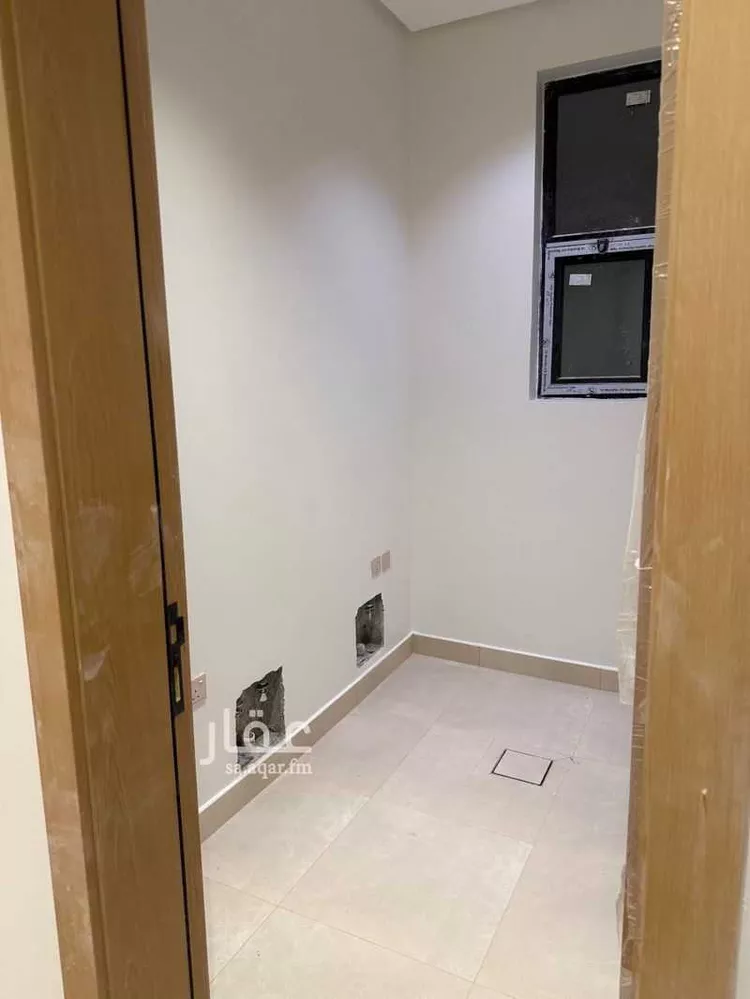 Floor for Sale in Riyadh Al Khaleej 13