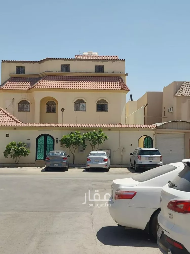 فيلا للبيع في شارع عبد الله بن المغيره, حي إشبيلية, مدينة الرياض, منطقة الرياض