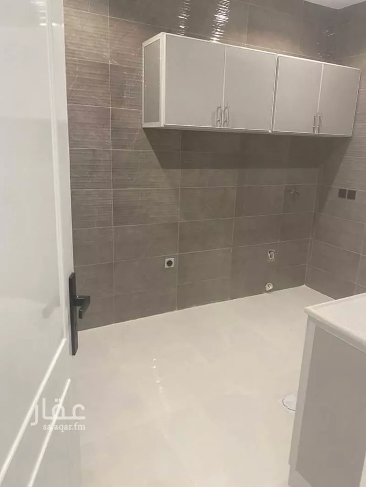 عمارة للإيجار في شارع التاسع عشر, حي الخبر الجنوبية, مدينة الخبر, المنطقة الشرقية صورة 5