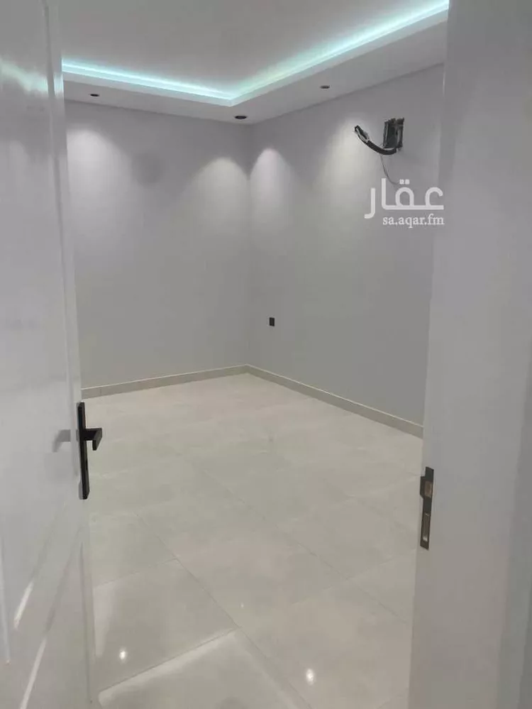 عمارة للإيجار في شارع التاسع عشر, حي الخبر الجنوبية, مدينة الخبر, المنطقة الشرقية صورة 2