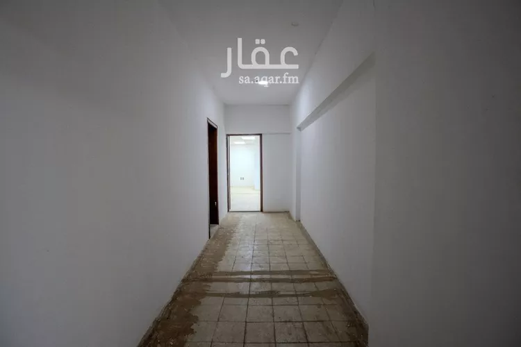 مكتب تجاري للإيجار في شارع طريق الملك فيصل, حي المزروعية, مدينة الدمام, المنطقة الشرقية صورة 2