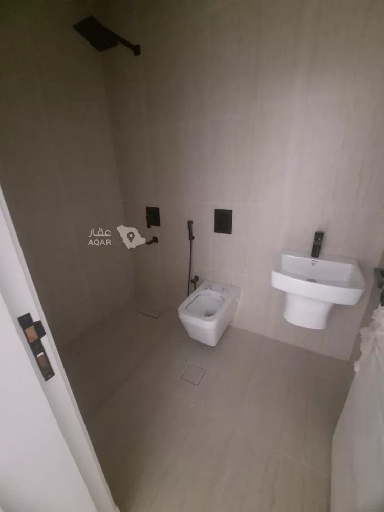 شقة للإيجار في شارع عبادة بن الصامت, حي الروضة, مدينة الرياض, منطقة الرياض صورة 2