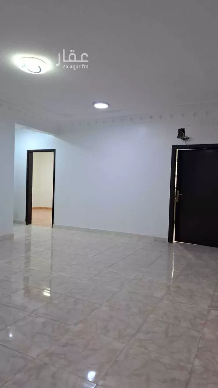 فيلا للإيجار في شارع محمد الأغلبي, حي الحمراء, مدينة الرياض, منطقة الرياض صورة 2