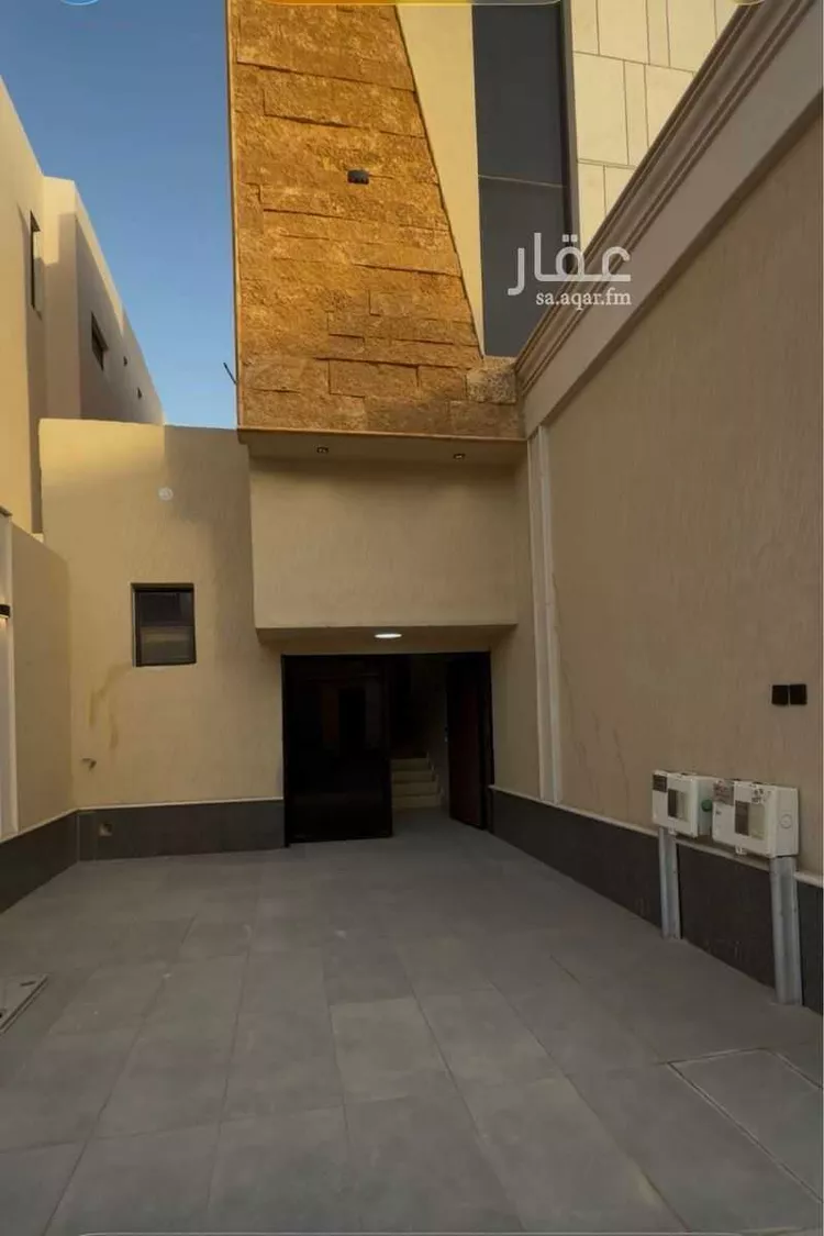 Floor for Sale in Riyadh Al Janadriyah